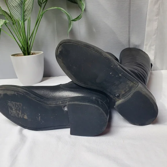 Gucci Black Leather Knee High Boots Low Heel Riding Boots Size 36.5 - Picture 11 of 14